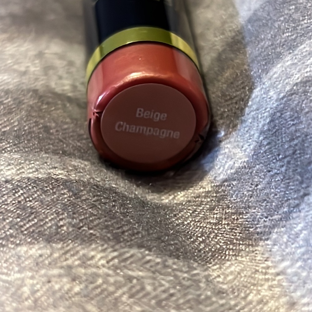 Lipsense - Picture 3 of 3